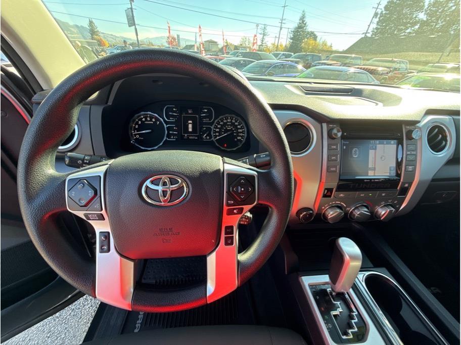 2018 Toyota Tundra SR5 photo 13