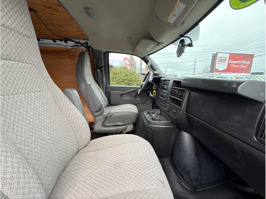 2018 GMC Savana Cargo Work Van photo 12