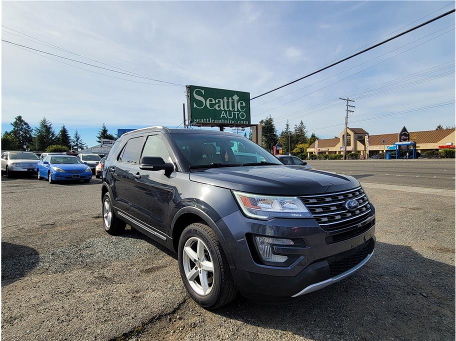 2017 Ford Explorer XLT Sport Utility 4D