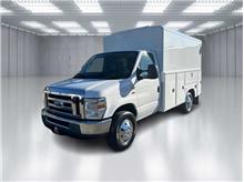 2016 Ford E350 Super Duty Cutaway Cutaway Van 2D