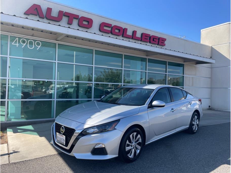 2022 Nissan Altima from Auto College