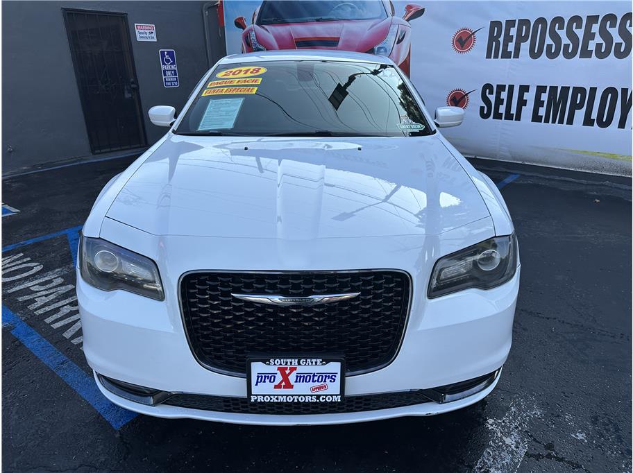 2018 Chrysler 300 S photo 10