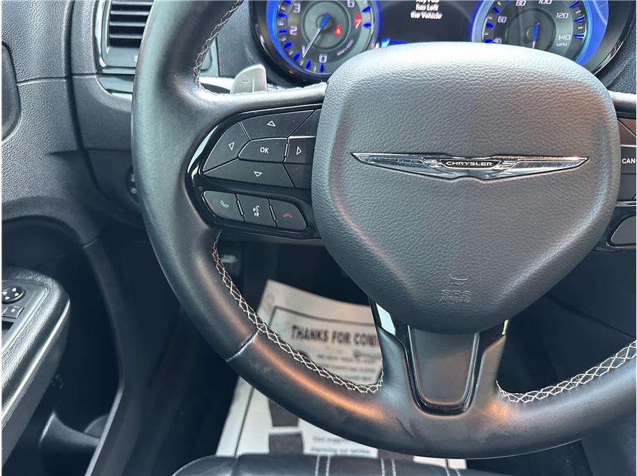 2018 Chrysler 300 S photo 36