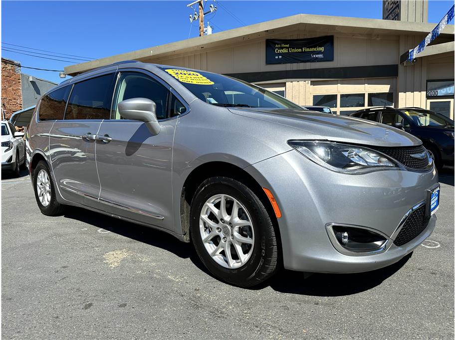 2020 Chrysler Pacifica from Advanced Auto Wholesale