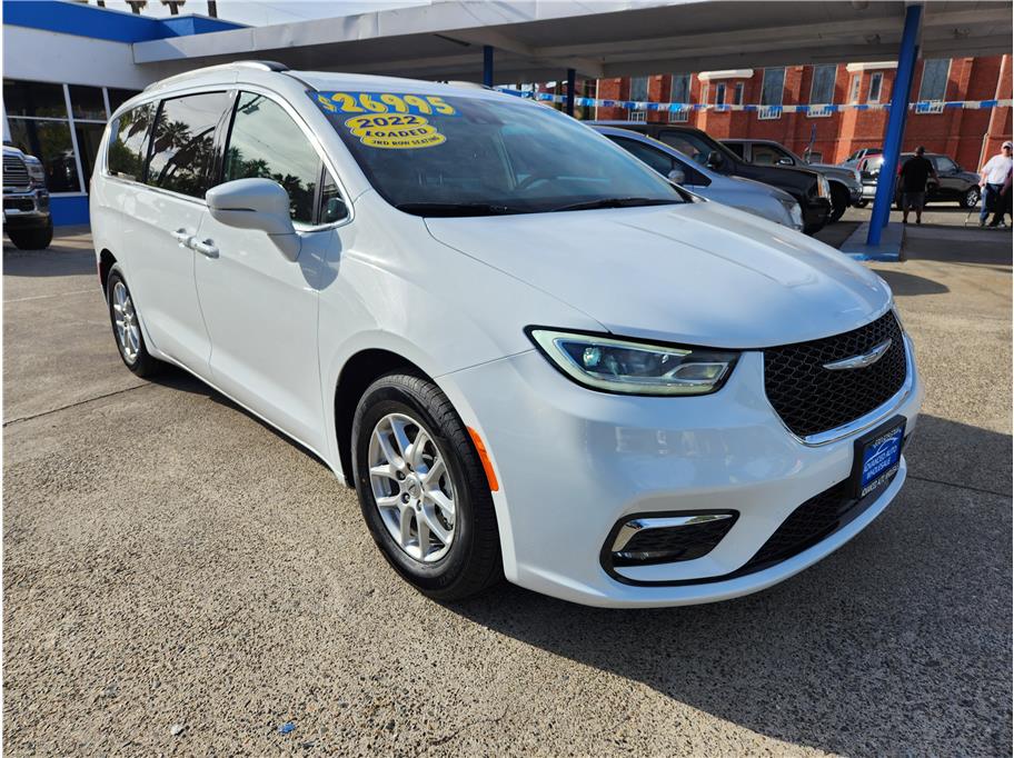 2022 Chrysler Pacifica from Advanced Auto Wholesale