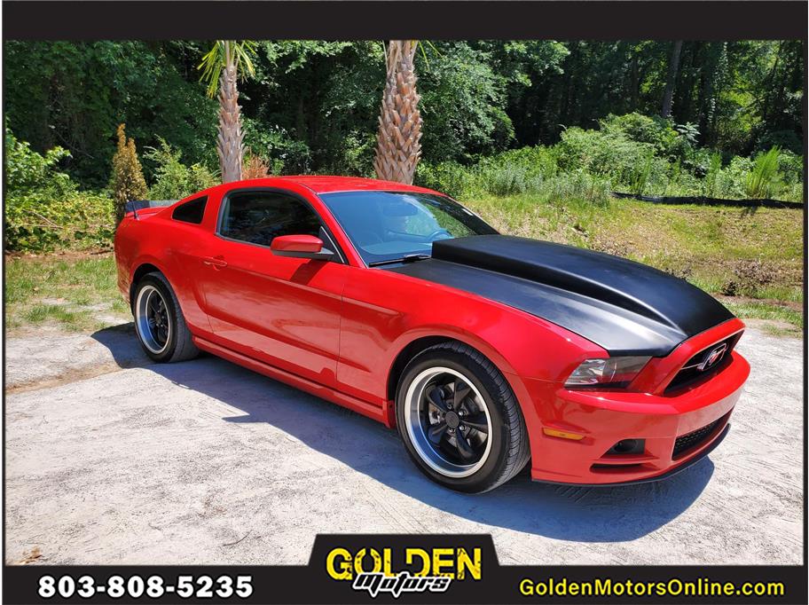2014 Ford Mustang from GOLDEN MOTORS