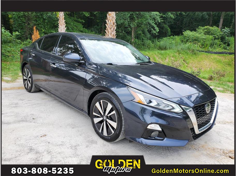 2019 Nissan Altima from GOLDEN MOTORS