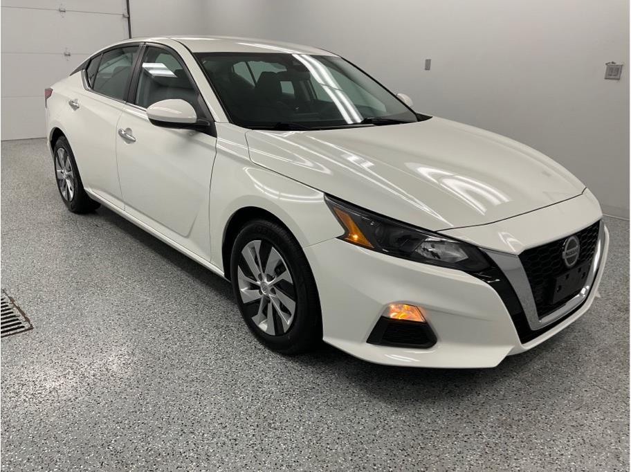 2022 Nissan Altima from E-Z Way Auto Sales Hickory