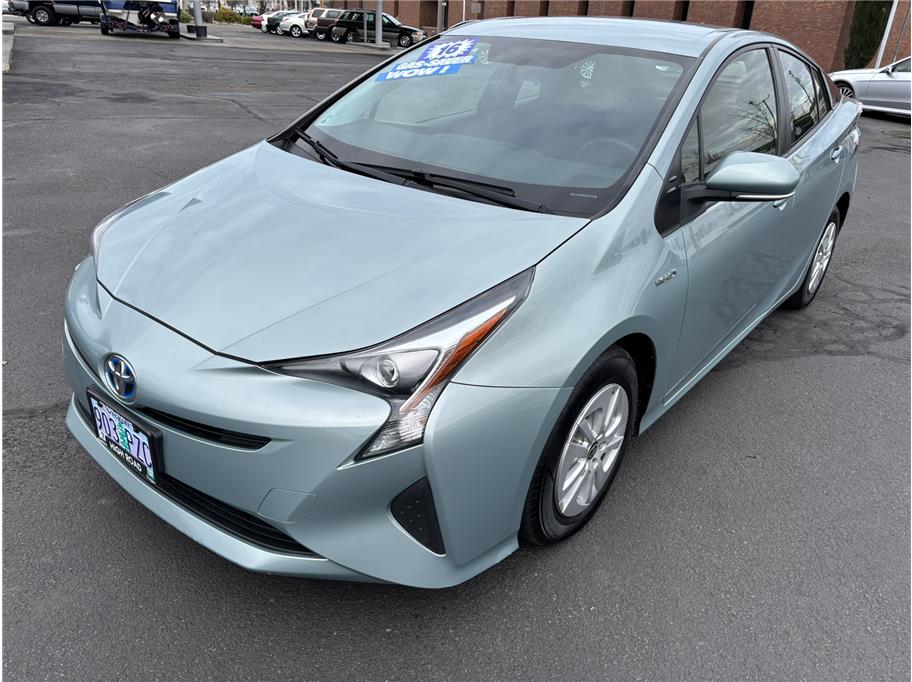 2016 Toyota Prius from High Road Autos