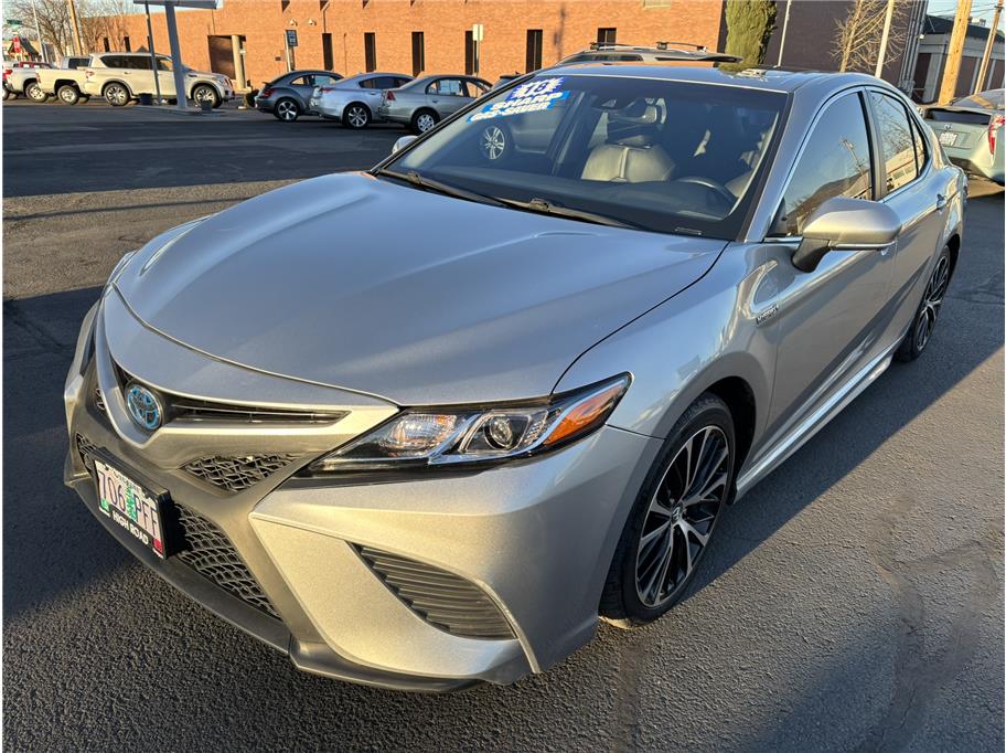 2018 Toyota Camry Hybrid from High Road Autos