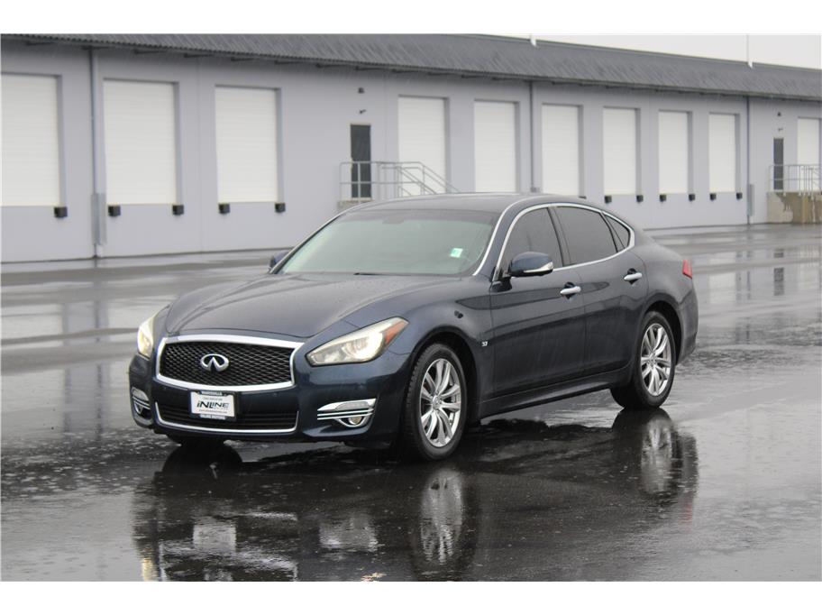 2018 Infiniti Q70 from Inline Motors