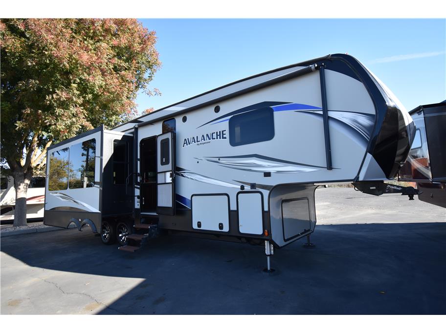 2018 Keystone AVALANCHE 320RS from Extreme RVs of Davis