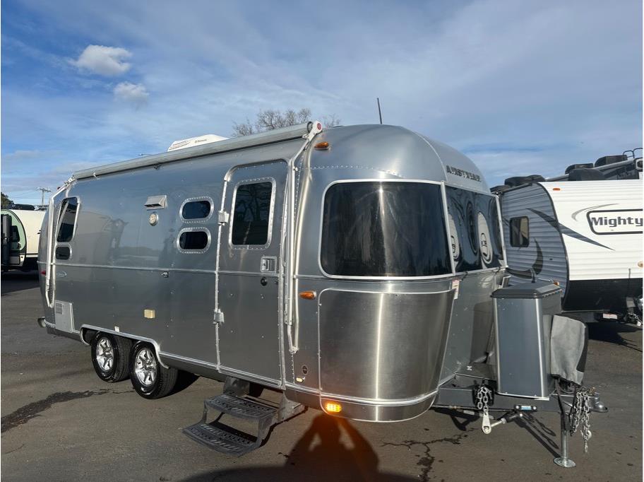 2016 AIRSTREAM Flying Cloud 23D