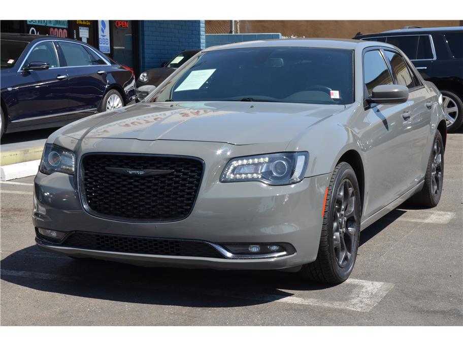 2019 Chrysler 300