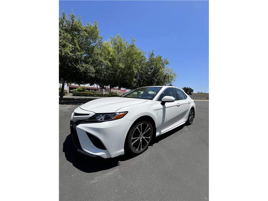 2018 Toyota Camry from American Auto Credit Inc.