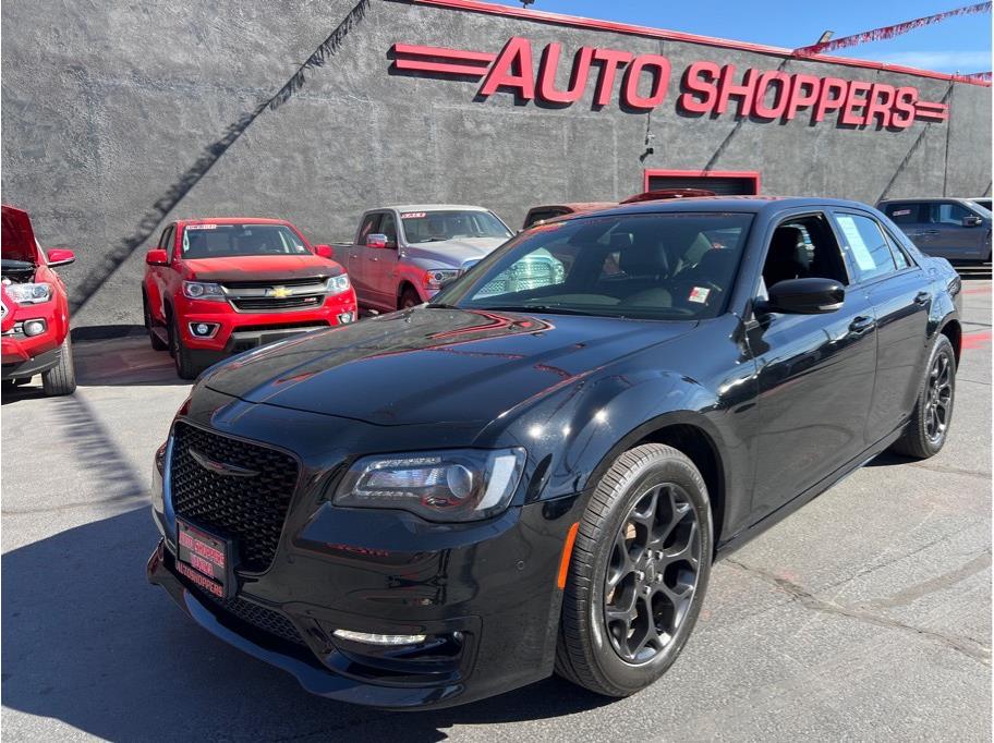 2021 Chrysler 300 from Auto Shoppers