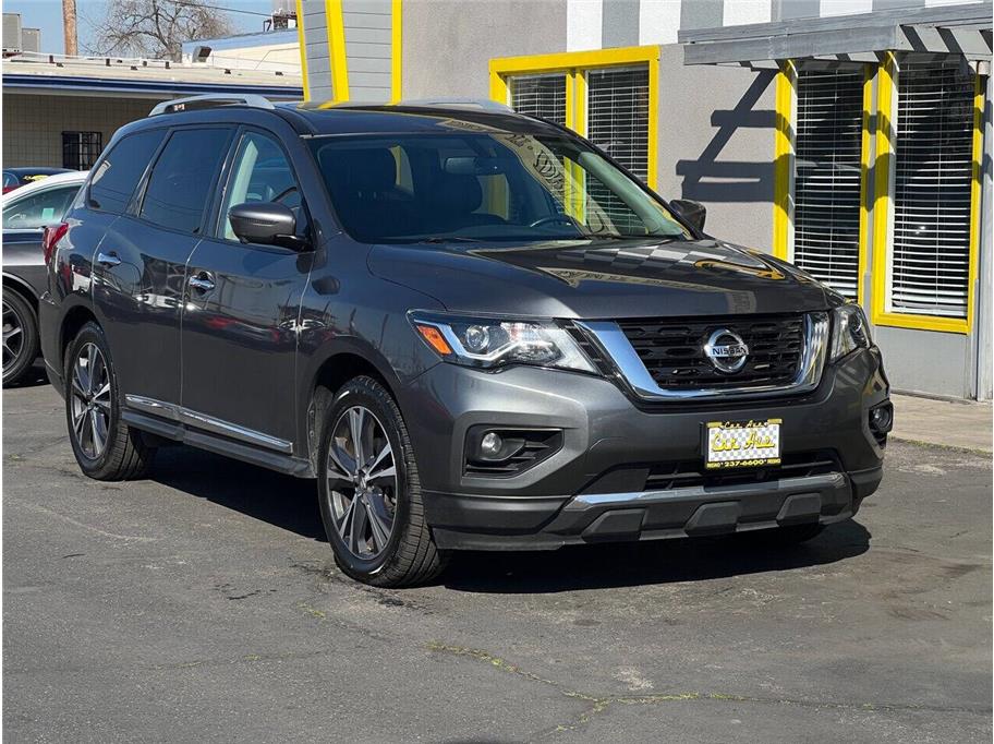 2020 Nissan Pathfinder from CAR AVE