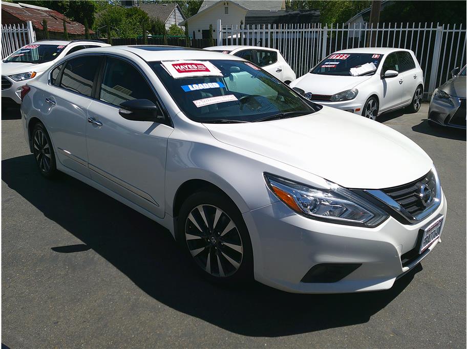 2016 Nissan Altima from Hayes Auto Sales