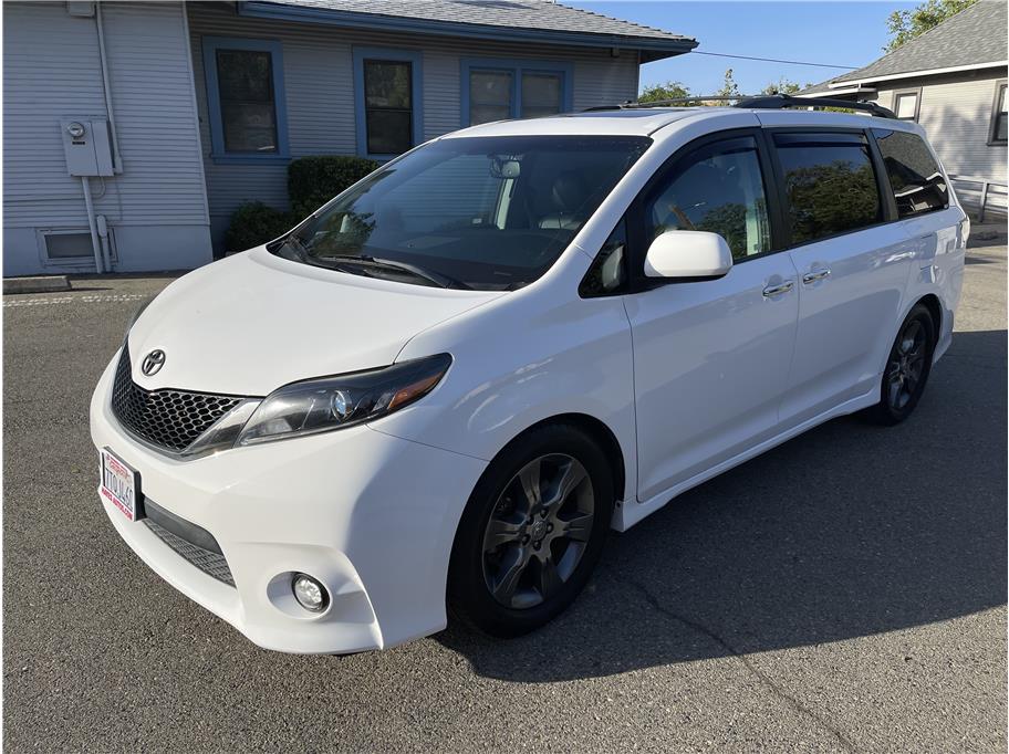 2015 Toyota Sienna from Hayes Auto Sales