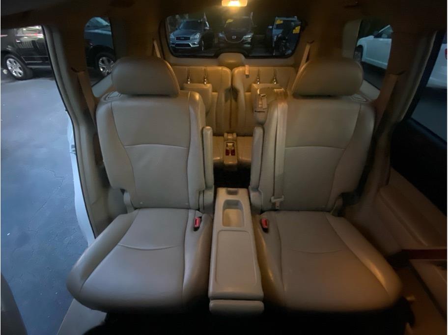 2013 Toyota Highlander Limited photo 24