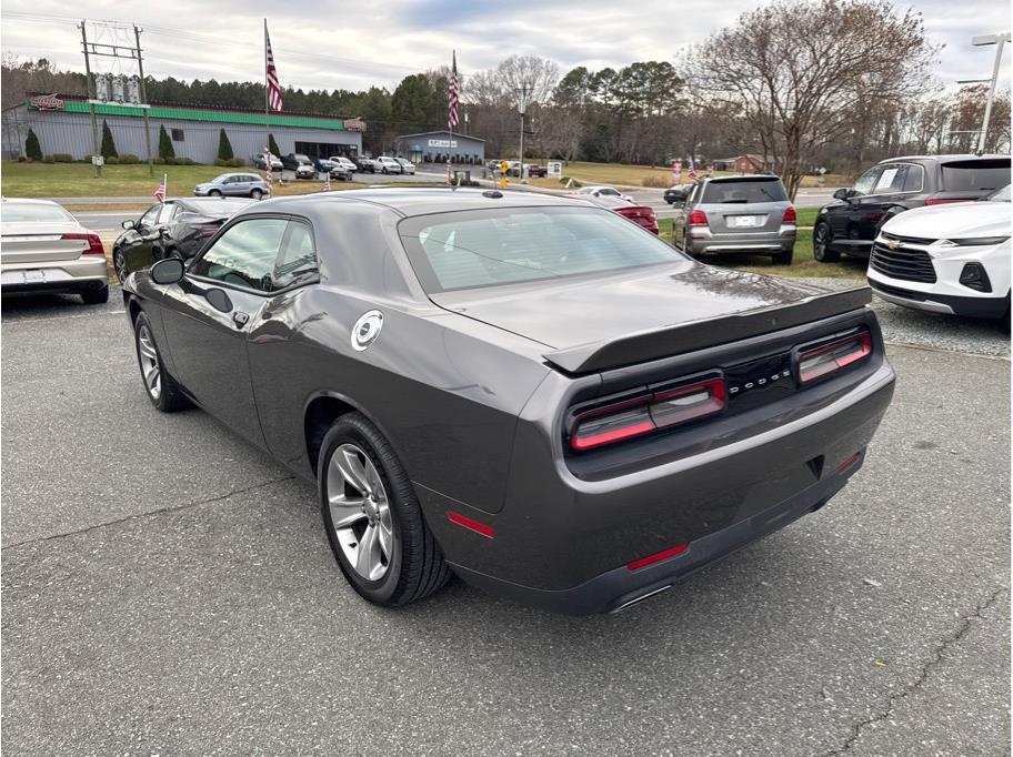 2018 Dodge Challenger SXT photo 5