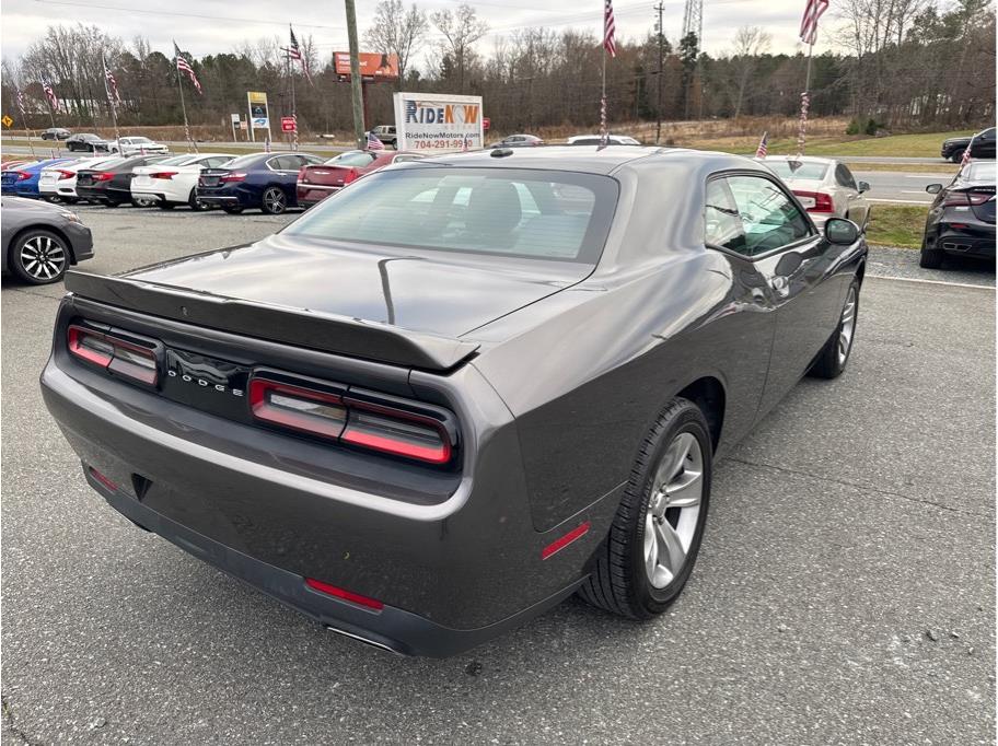 2018 Dodge Challenger SXT photo 7