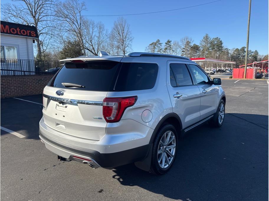 2016 Ford Explorer Limited photo 8