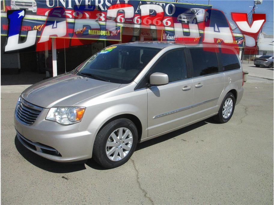 2014 Chrysler Town & Country from Universal Auto