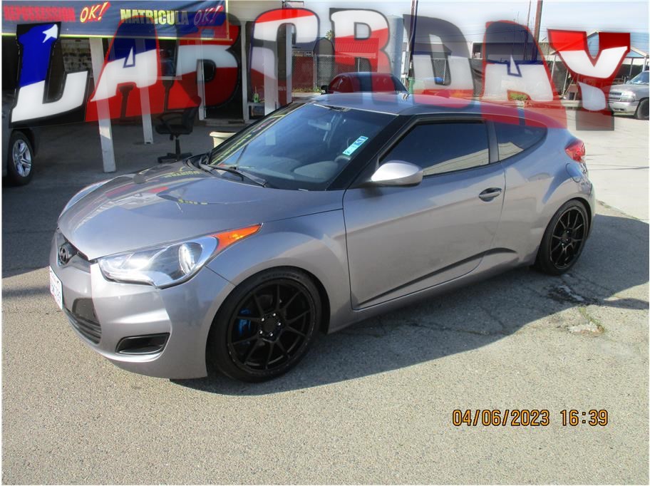 2016 Hyundai Veloster from Universal Auto