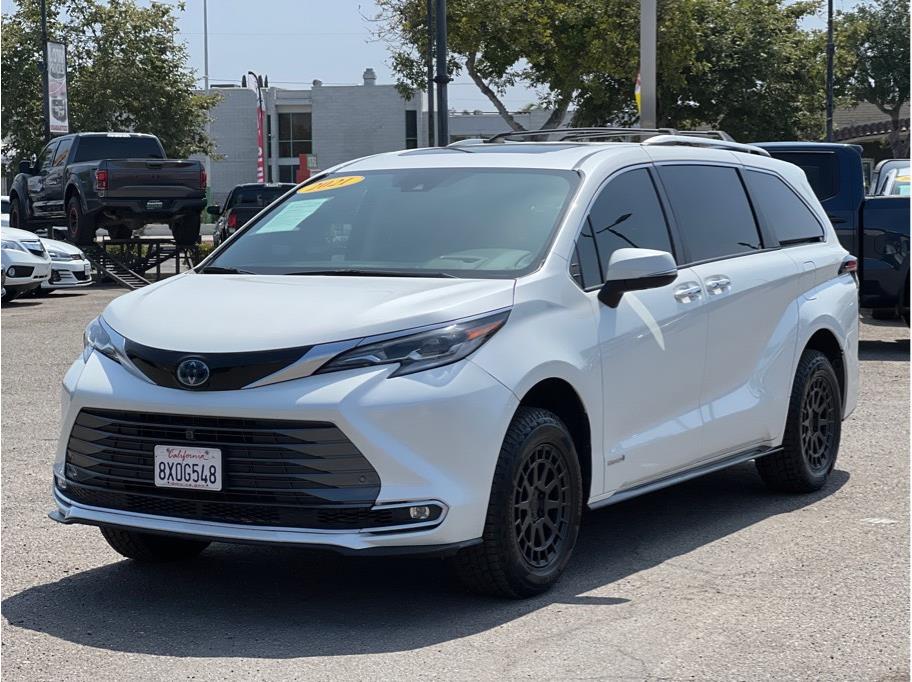 2021 Toyota Sienna from Quantum Auto Sales