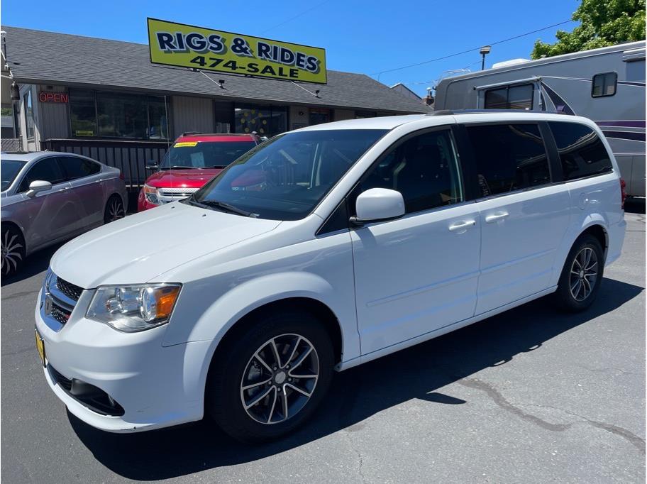 2017 Dodge Grand Caravan Passenger from Rigs & Rides