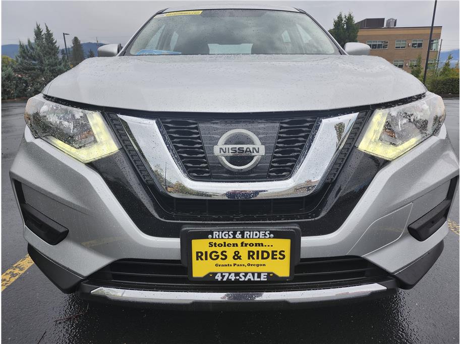 2017 Nissan Rogue from Rigs & Rides