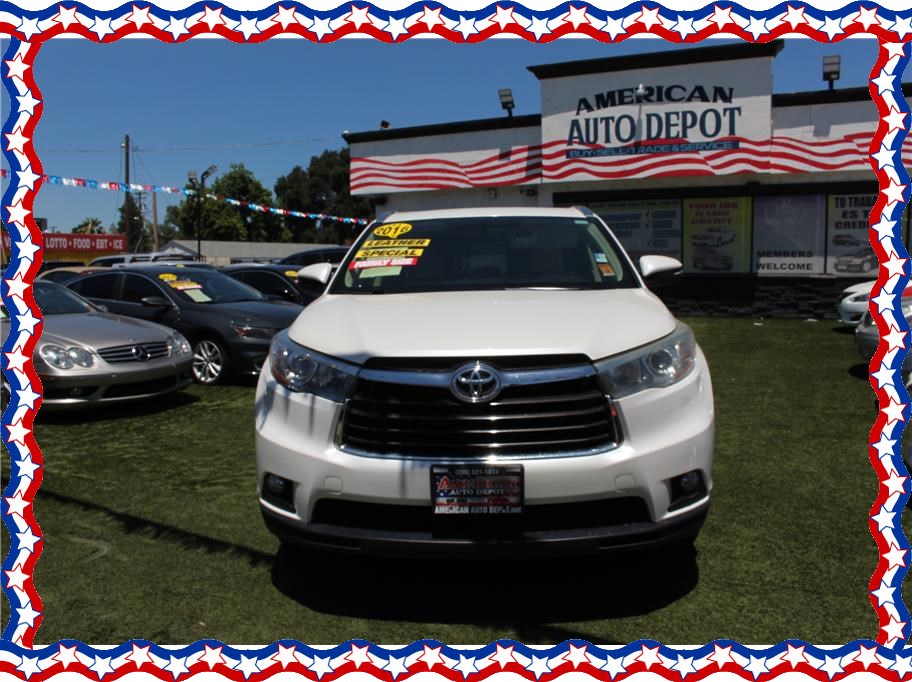 2016 Toyota Highlander from American Auto Depot
